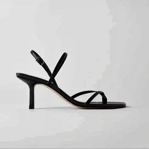 ZARA 🖤 BLACK LEATHER STRAPPY HEELED SANDALS | SIZE 7.5